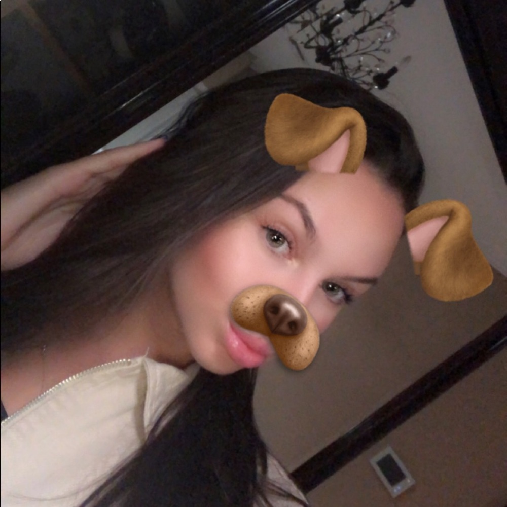 Meet your Posher, Nicole